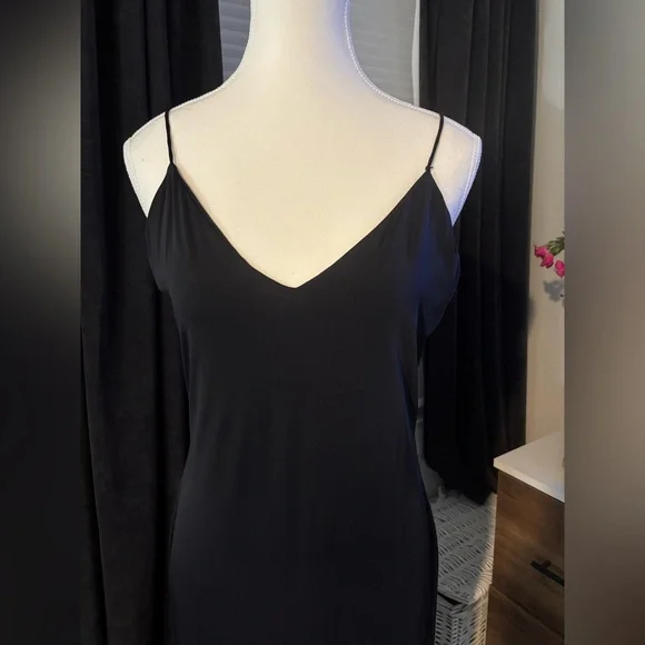 Sleek Black Maxi Dress!! - Picture 2 of 4
